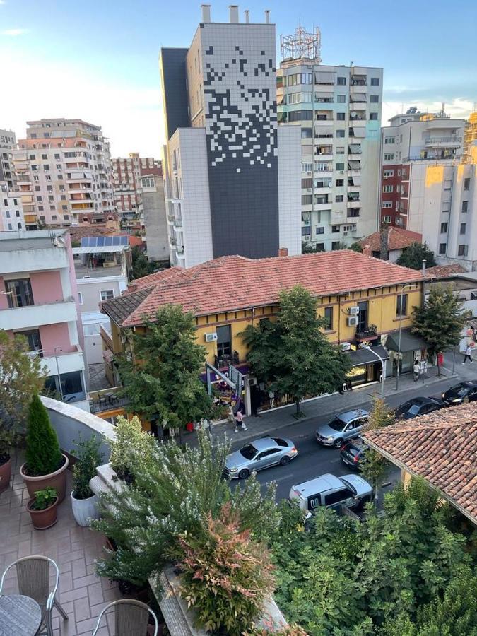 Stylish Central Apartment Tirana Exterior photo